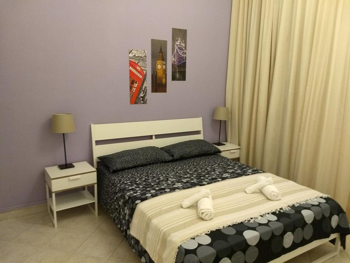 Amoraroma, Economy With Shared Bathrooms Maison d'hôtes